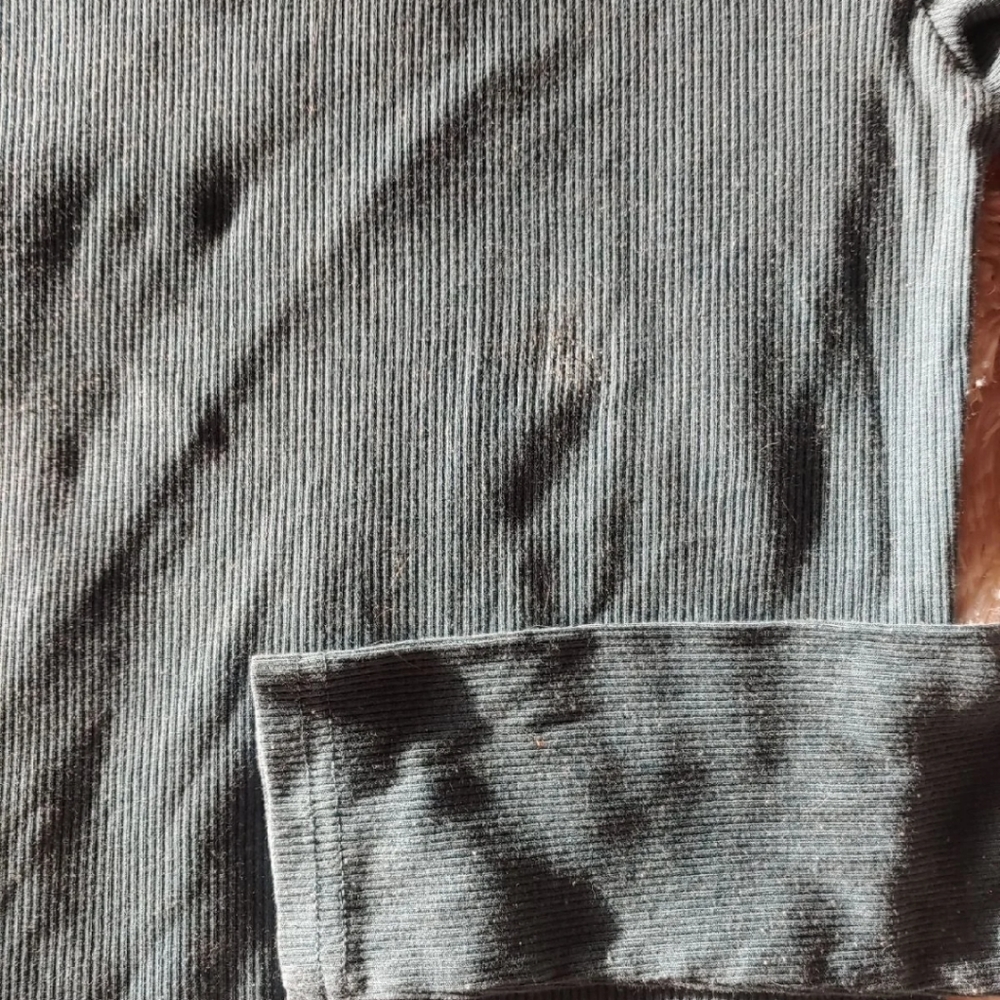 Crop Mock Neck Top - Picture 3 of 3
